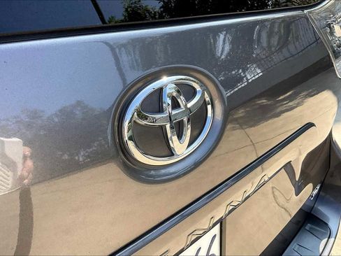 Certified 2020 Toyota Sienna SE Premium image 29