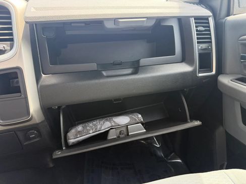 Used 2019 RAM 1500 Classic SLT AWD/4WD image 31