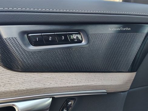 New 2026 Volvo XC90 B6 Ultra image 9