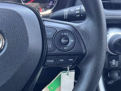 Used 2021 Toyota RAV4 LE FWD image 27