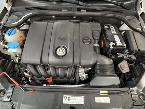 Used 2013 Volkswagen Jetta SE FWD image 20