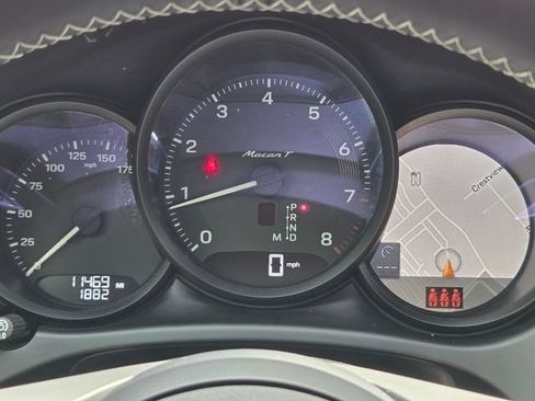 Used 2025 Porsche Macan Turbo AWD/4WD image 33
