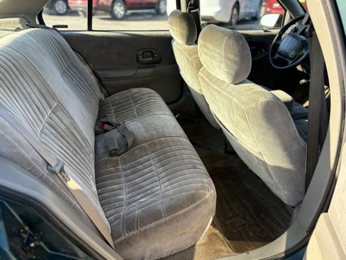 Used 2001 Chevrolet Lumina Base w/ Preferred Equipment Group image 9