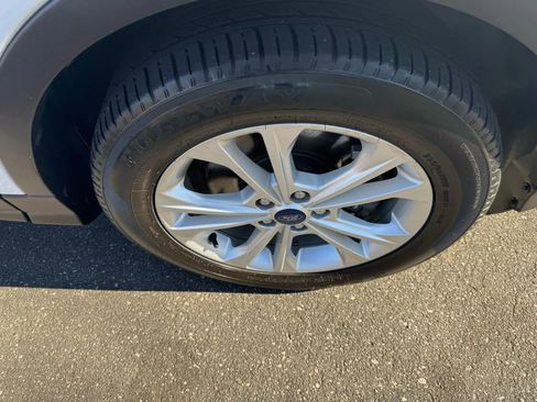 Used 2018 Ford Escape SE image 13