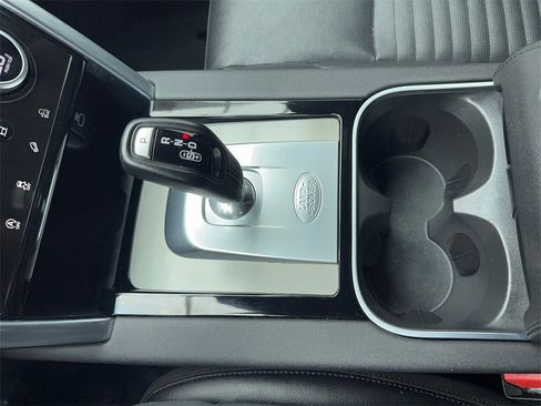 Used 2023 Land Rover Discovery Sport SE image 33