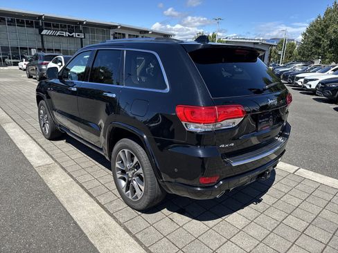 Used 2017 Jeep Grand Cherokee Overland w/ Jeep Active Safety Group AWD/4WD image 9