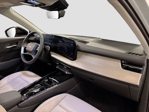 New 2026 Audi Q3 quattro 2.0T AWD/4WD image 14