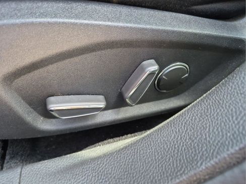 Used 2016 Ford Fusion SE w/ SE Cold Weather Package FWD image 23