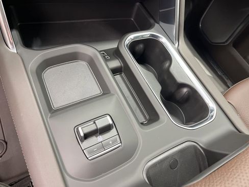 New 2026 GMC Sierra 2500 Denali w/ Denali Reserve Package image 17