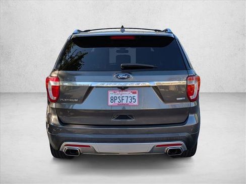 Used 2017 Ford Explorer Platinum image 7