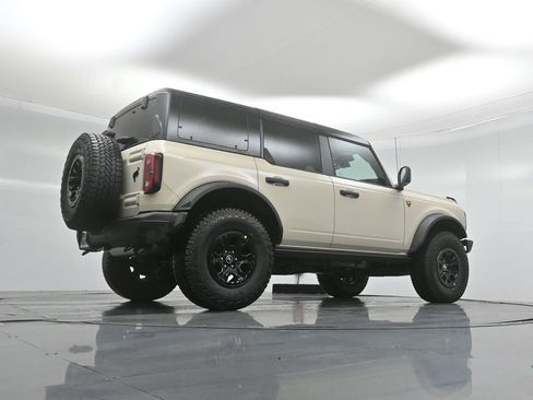 New 2026 Ford Bronco Badlands image 48