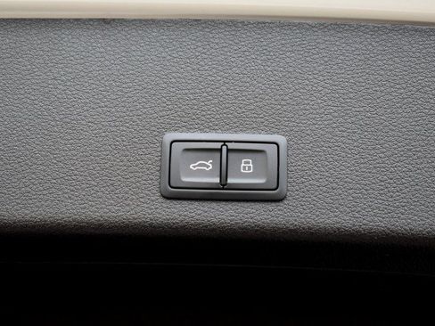 Used 2019 Audi e-tron Premium Plus AWD/4WD image 47