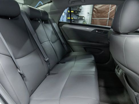 Used 2005 Toyota Avalon XL image 18