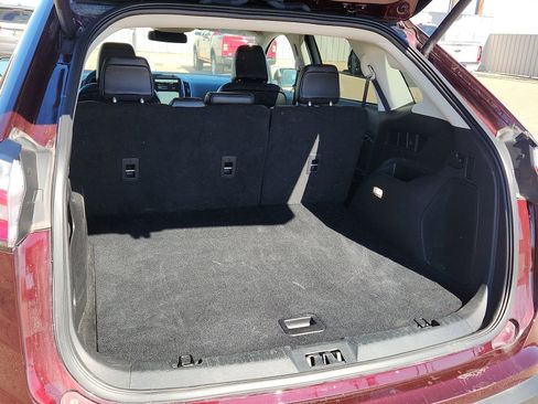 Used 2024 Ford Edge Titanium image 8