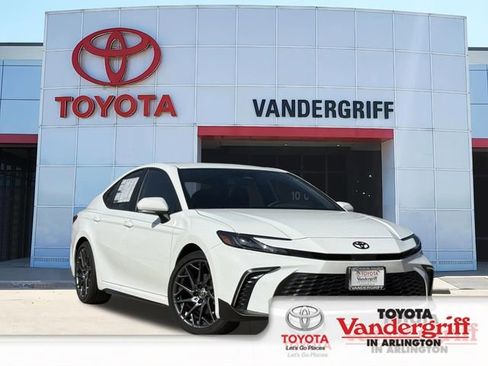 New 2026 Toyota Camry SE image 1