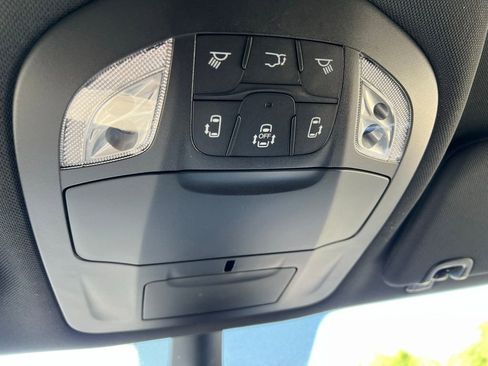 New 2027 Chrysler Pacifica Select AWD/4WD image 44
