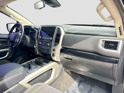 Used 2021 Nissan Titan SV w/ SV Convenience Package AWD/4WD image 28