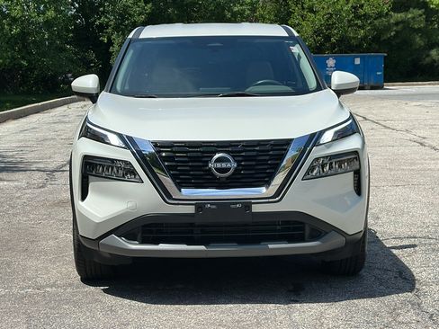 Used 2023 Nissan Rogue SV AWD/4WD image 3