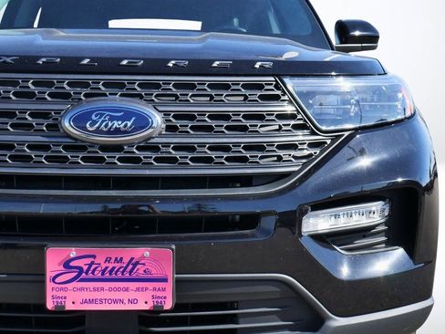 Used 2023 Ford Explorer XLT w/ Equipment Group 202A image 10