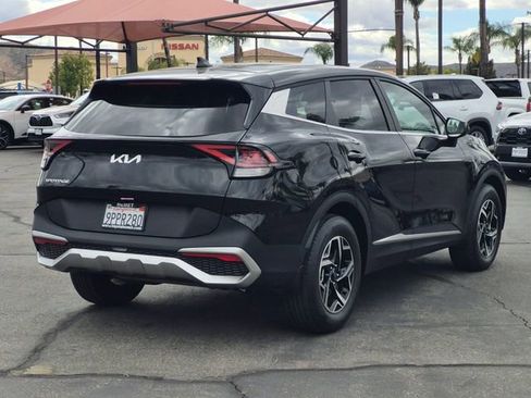 Used 2025 Kia Sportage LX FWD image 5