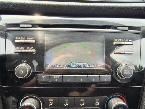 Used 2017 Nissan Rogue S w/ S Appearance Package AWD/4WD image 12