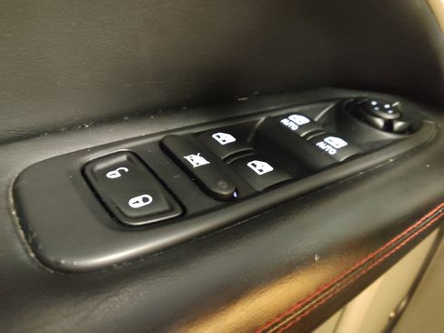 Used 2018 Jeep Compass Limited w/ Navigation Group image 27