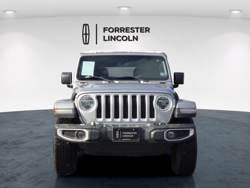 Used 2019 Jeep Wrangler Unlimited Sahara w/ Dual Top Group AWD/4WD image 8