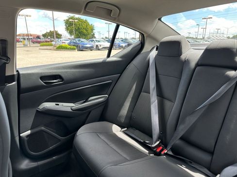 Used 2025 Nissan Altima 2.5 SV FWD image 40