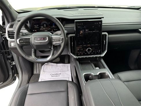 Used 2024 GMC Acadia Elevation image 10