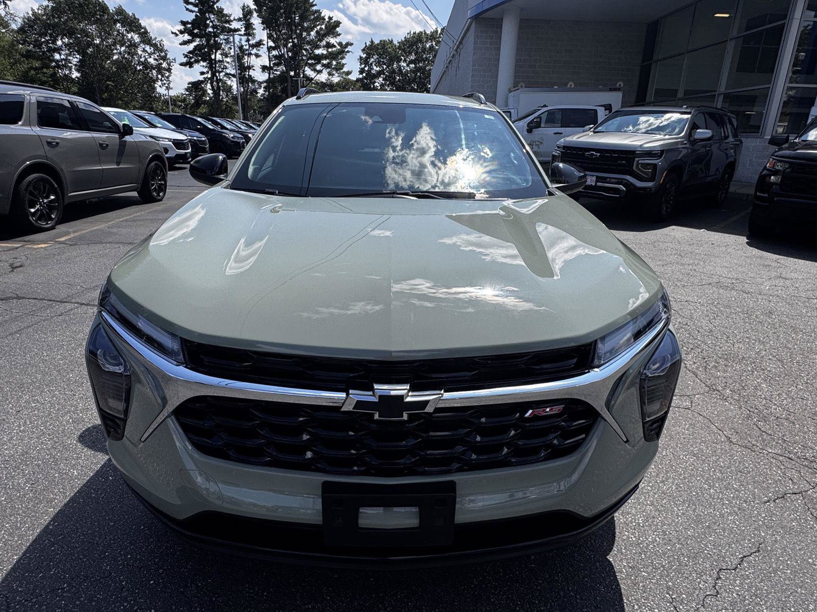 Certified 2024 Chevrolet Trax RS FWD image 2