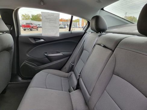 Used 2019 Chevrolet Cruze LT image 17