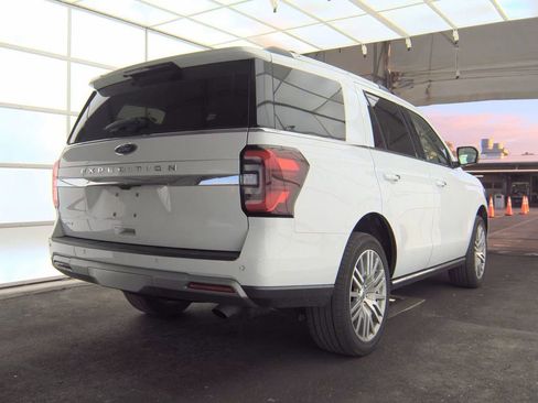 Used 2024 Ford Expedition Limited image 6