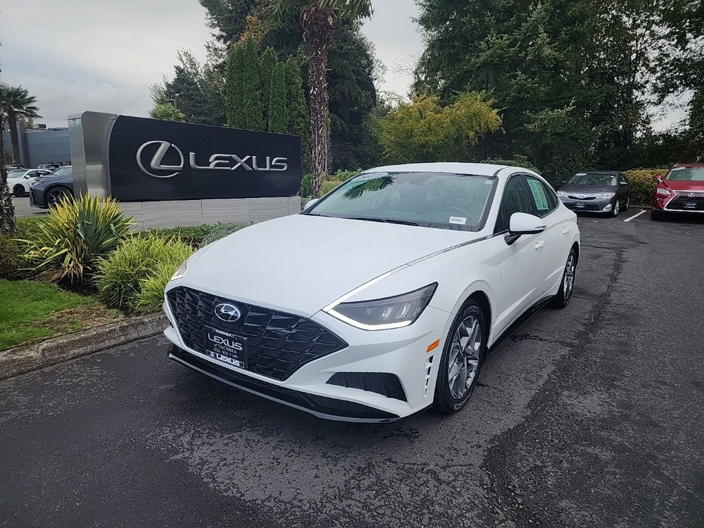Used 2022 Hyundai Sonata SEL w/ Winter Weather Package FWD image 1