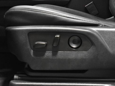 Used 2022 Chevrolet Tahoe LT w/ LT Signature Package image 4