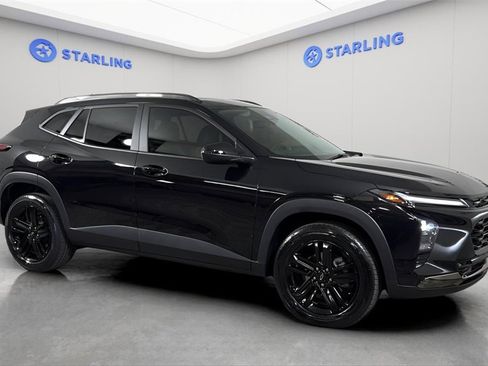 Used 2024 Chevrolet Trax ACTIV w/ Sunroof Package image 12