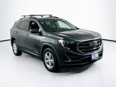 Used 2018 GMC Terrain SLE w/ Driver Convenience Package FWD image 3