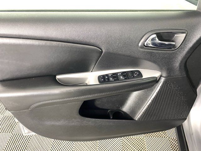 Used 2017 Dodge Journey SE FWD image 9