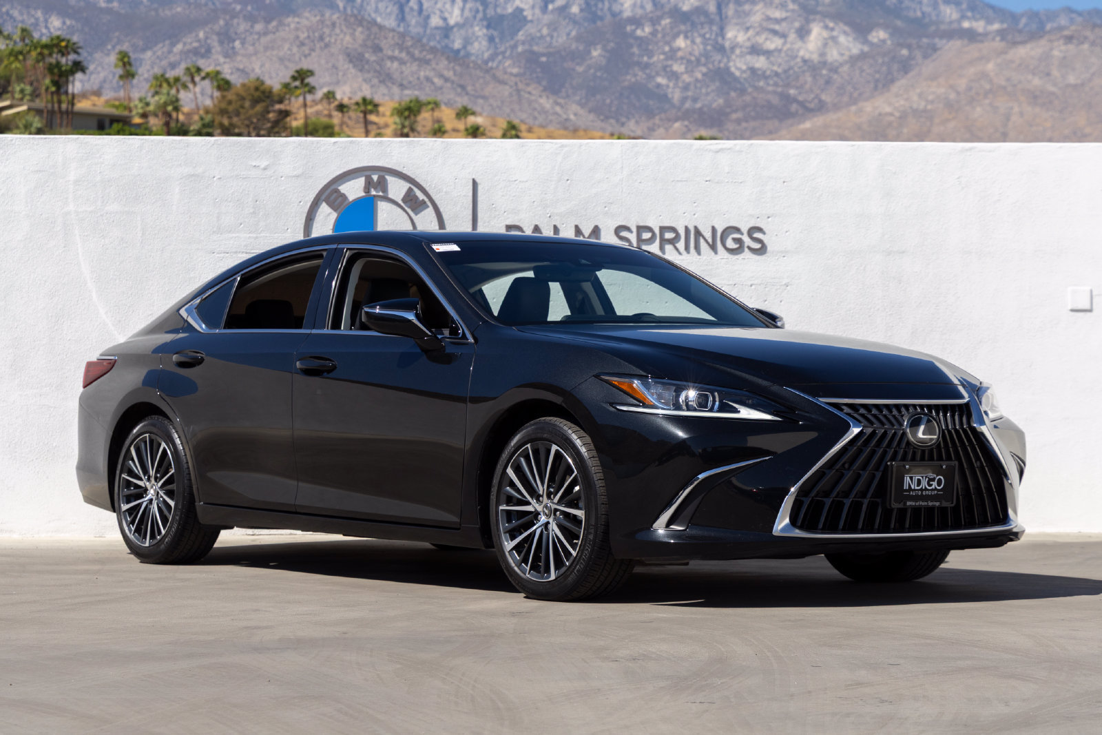 Used 2024 Lexus ES 350 w/ Premium Package FWD image 2