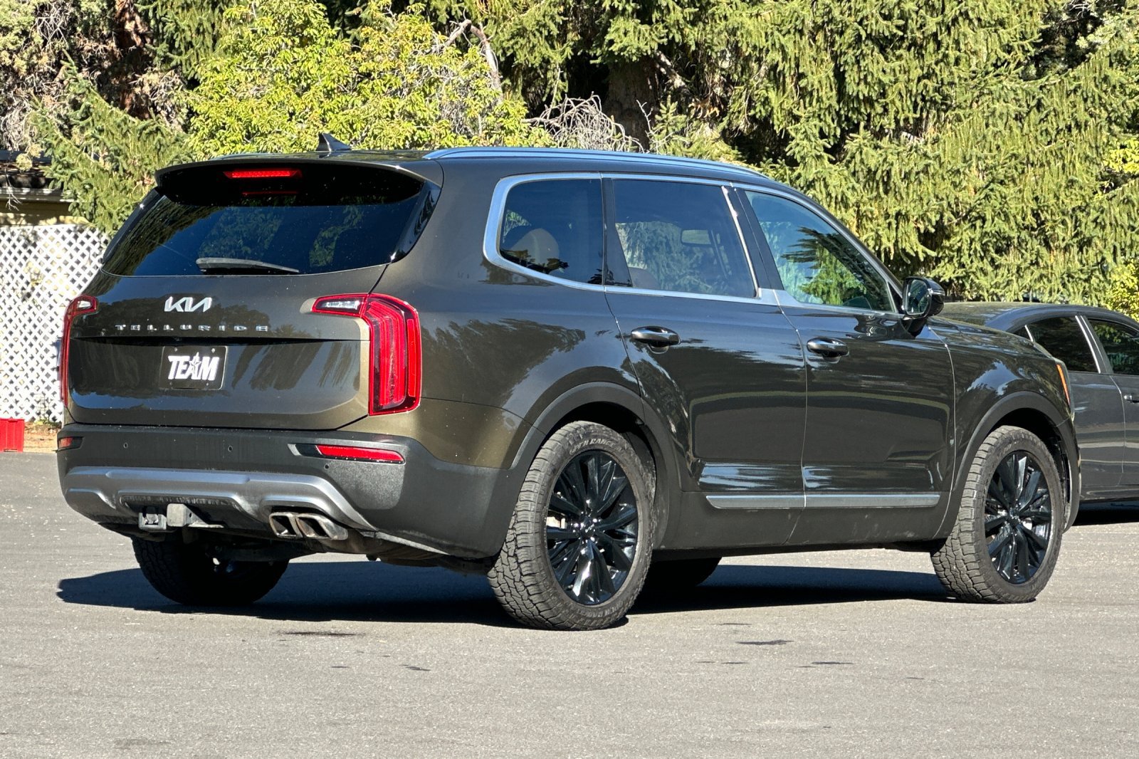 Used 2022 Kia Telluride SX w/ Towing Package FWD image 4