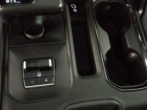 Used 2022 GMC Sierra 1500 AT4 w/ AT4 Premium Package image 14