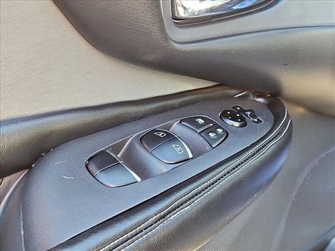 Used 2021 Nissan Murano SL w/ SL Moonroof Package image 12