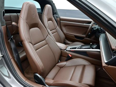 Certified 2024 Porsche 911 Targa 4S AWD/4WD image 13