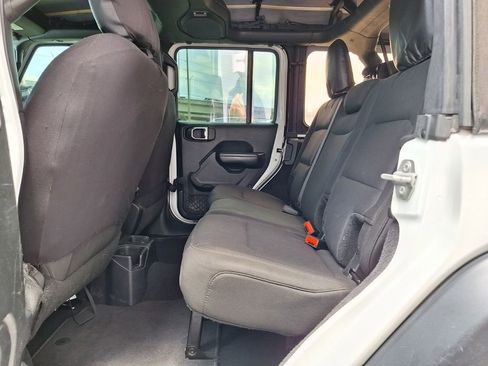 Used 2018 Jeep Wrangler Unlimited Sport S AWD/4WD image 11