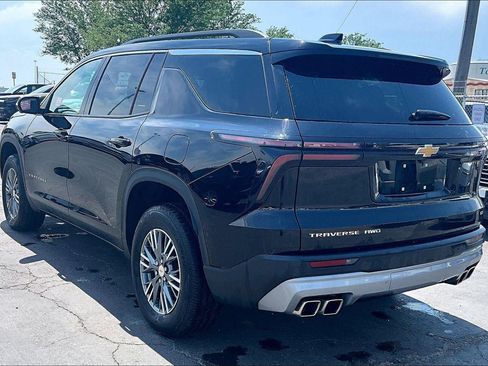 Used 2024 Chevrolet Traverse LT AWD/4WD image 5