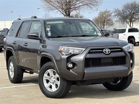 Used 2021 Toyota 4Runner SR5 image 2