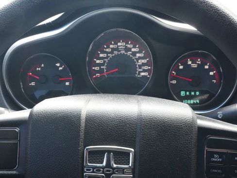 Used 2013 Dodge Avenger SE FWD image 17