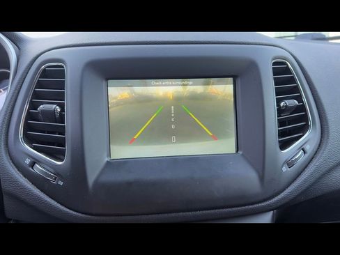 Used 2020 Jeep Compass Latitude FWD image 8
