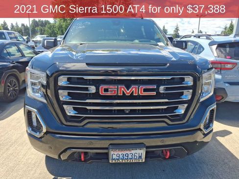 Used 2021 GMC Sierra 1500 AT4 w/ AT4 Value Package AWD/4WD image 3
