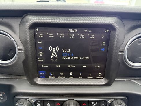 Used 2022 Jeep Wrangler Unlimited Sahara w/ Advanced Safety Group image 18