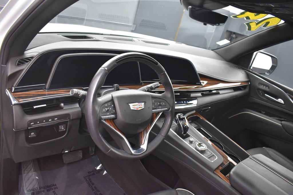 Used 2024 Cadillac Escalade Premium Luxury w/ LPO, Floor Liner Package AWD/4WD image 12